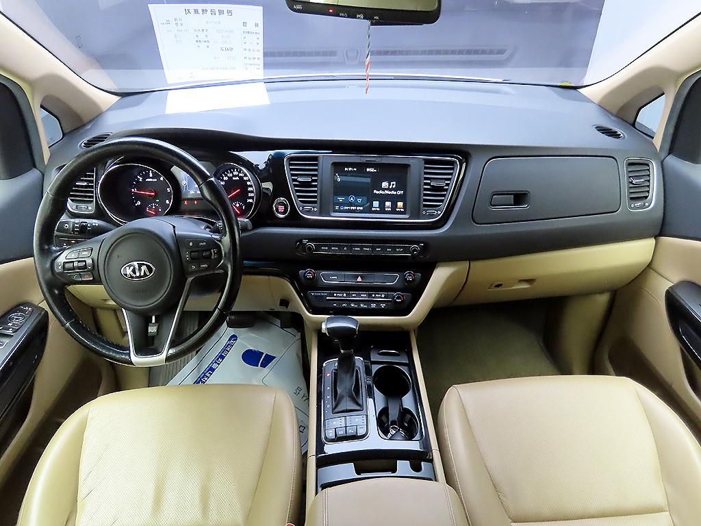 KIA Carnival - Vista 8