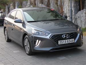 HYUNDAI Ioniq - Vista 4