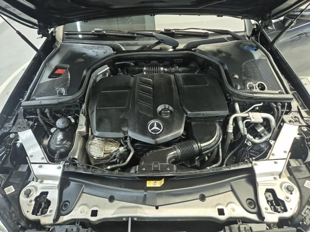 Mercedes Benz E class - Vista 5