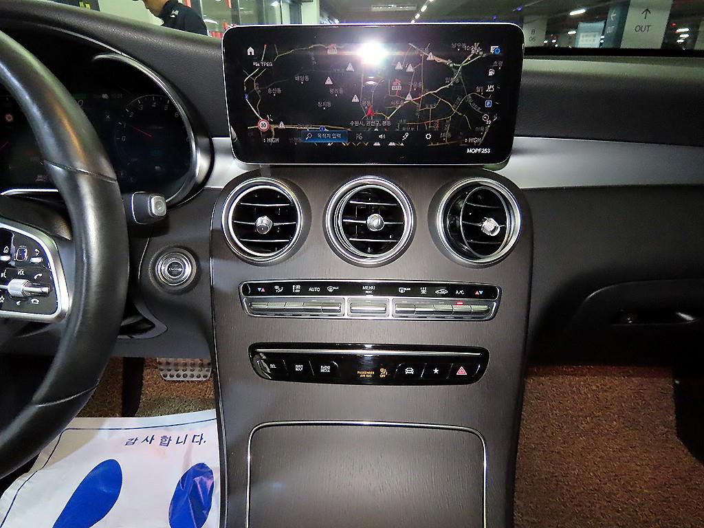 Mercedes Benz GLC Class - Vista 11