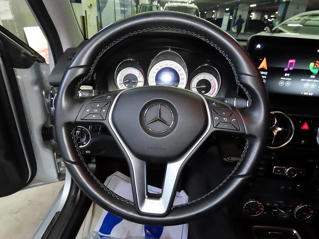 Mercedes Benz GLK Class - Vista 8