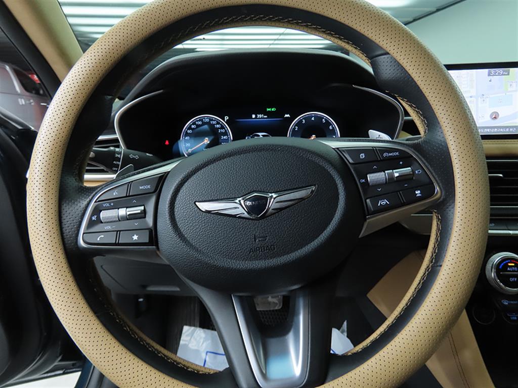 Genesis G70 - Vista 8