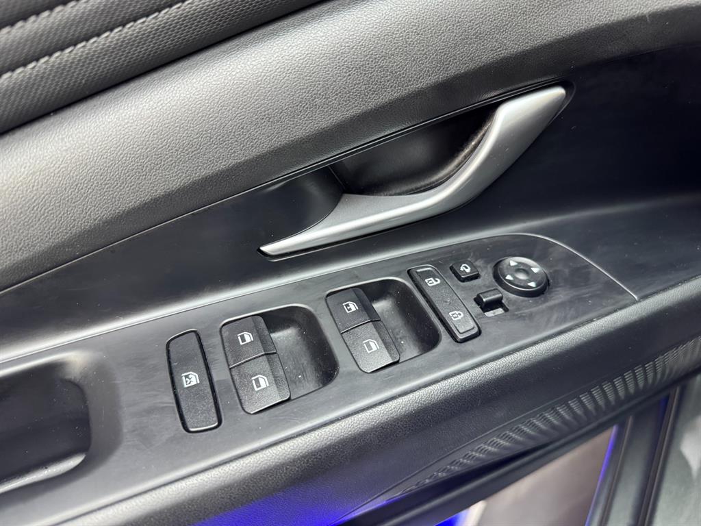 HYUNDAI Avante - Vista 10