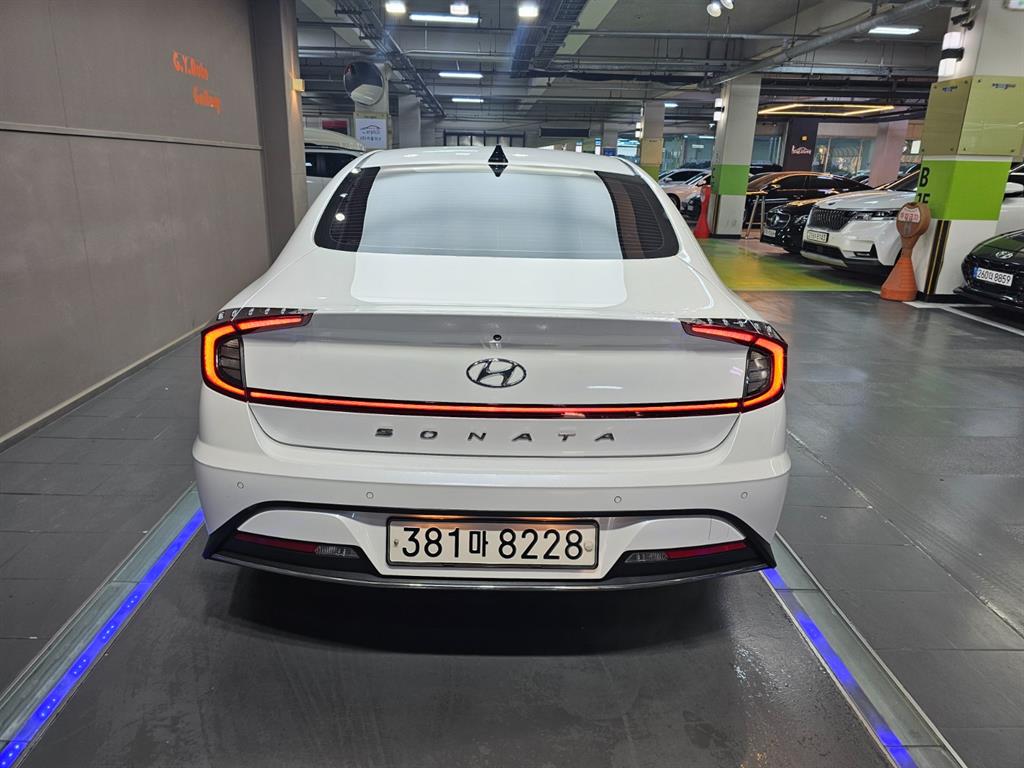 HYUNDAI Sonata - Vista 12