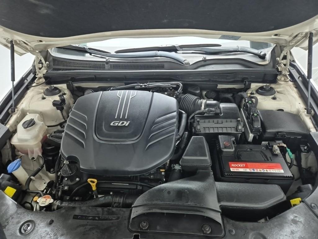 HYUNDAI Aslan - Vista 5