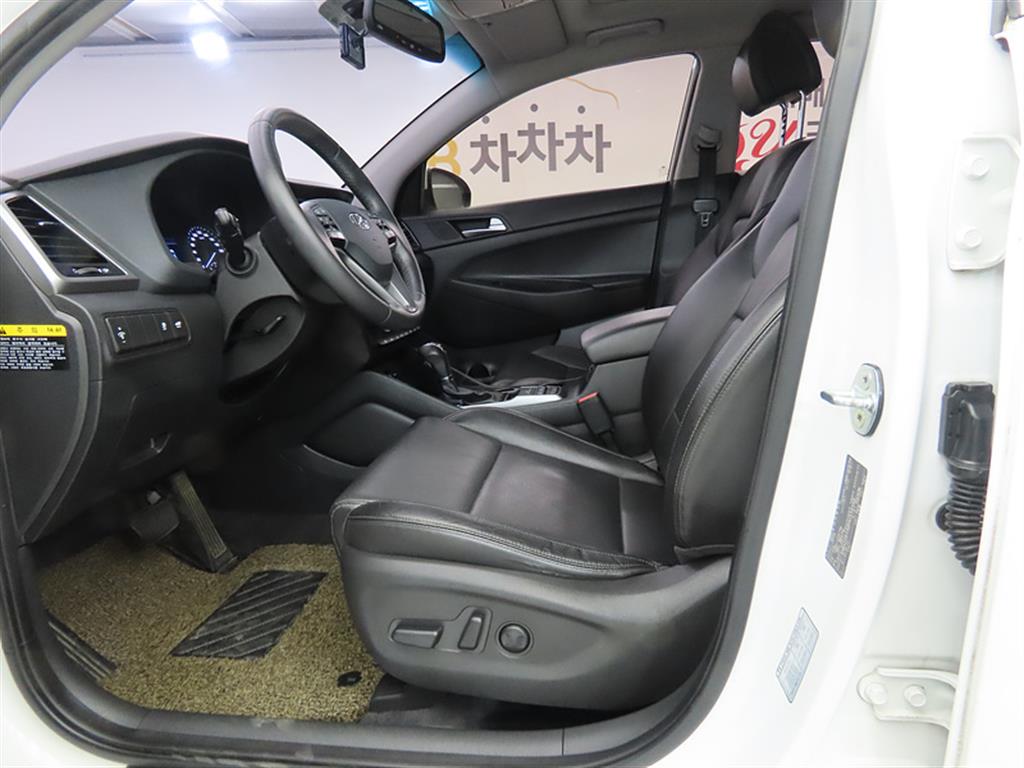 HYUNDAI Tucson - Vista 5