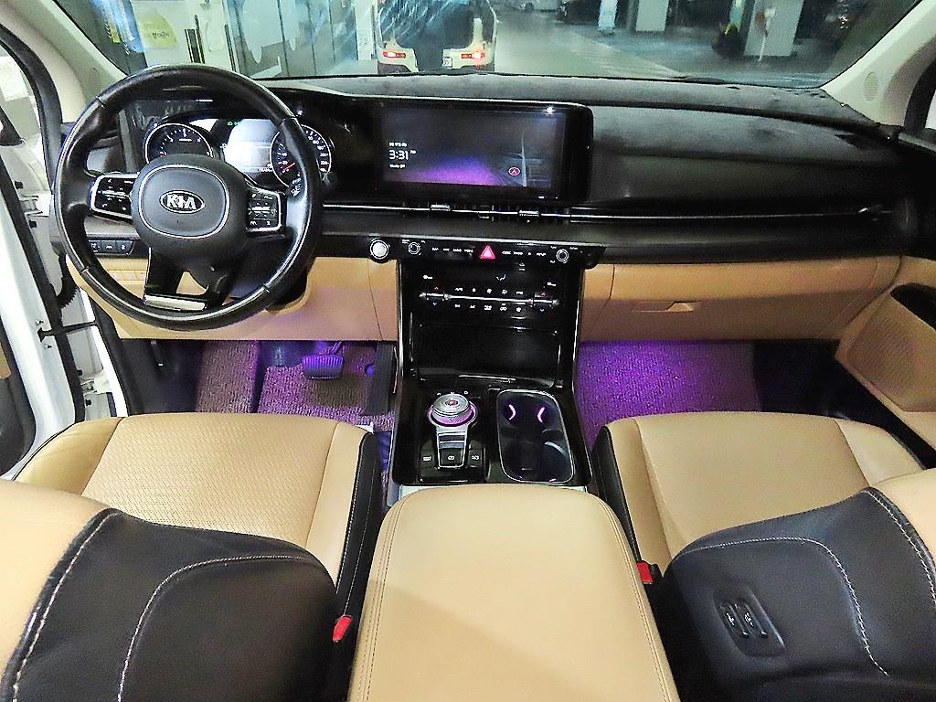 KIA Carnival - Vista 10