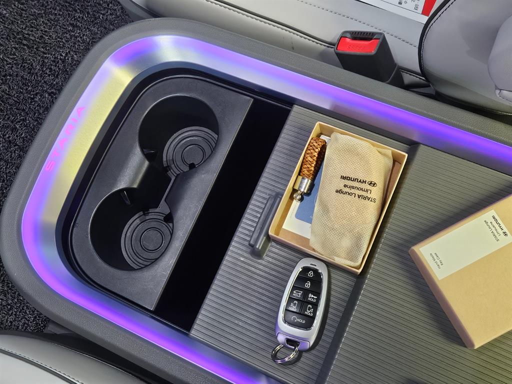 HYUNDAI Staria - Vista 11