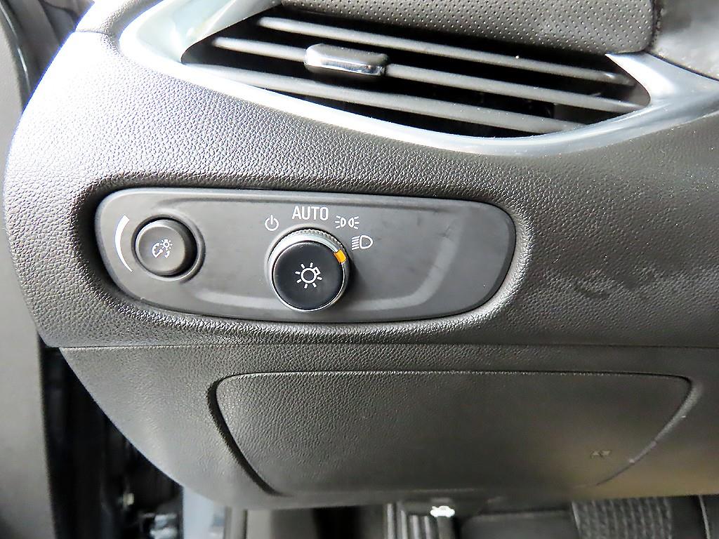 Chevrolet Malibu 2019 Gris - Importación desde Corea - HF Imports Iquique - Foto 13