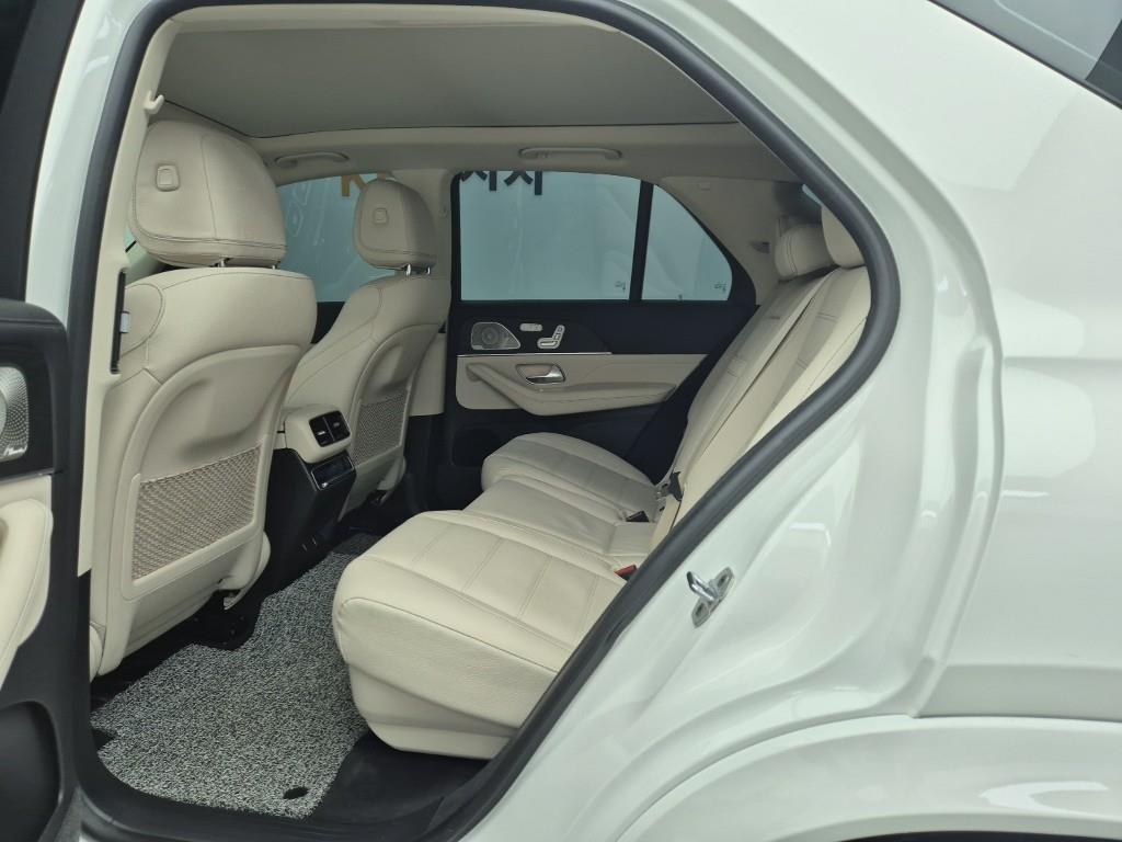 Mercedes Benz GLE Class - Vista 12