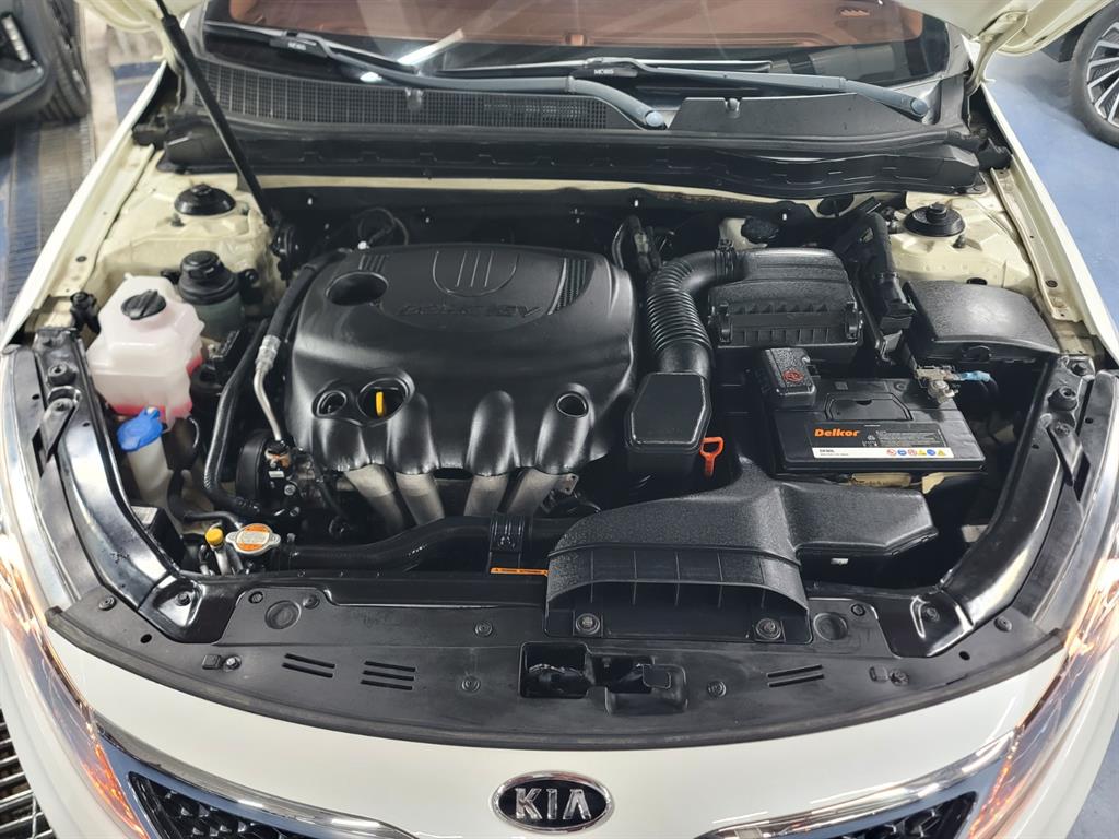 KIA K5 2011 Blanco - Importación desde Corea - HF Imports Iquique - Foto 18