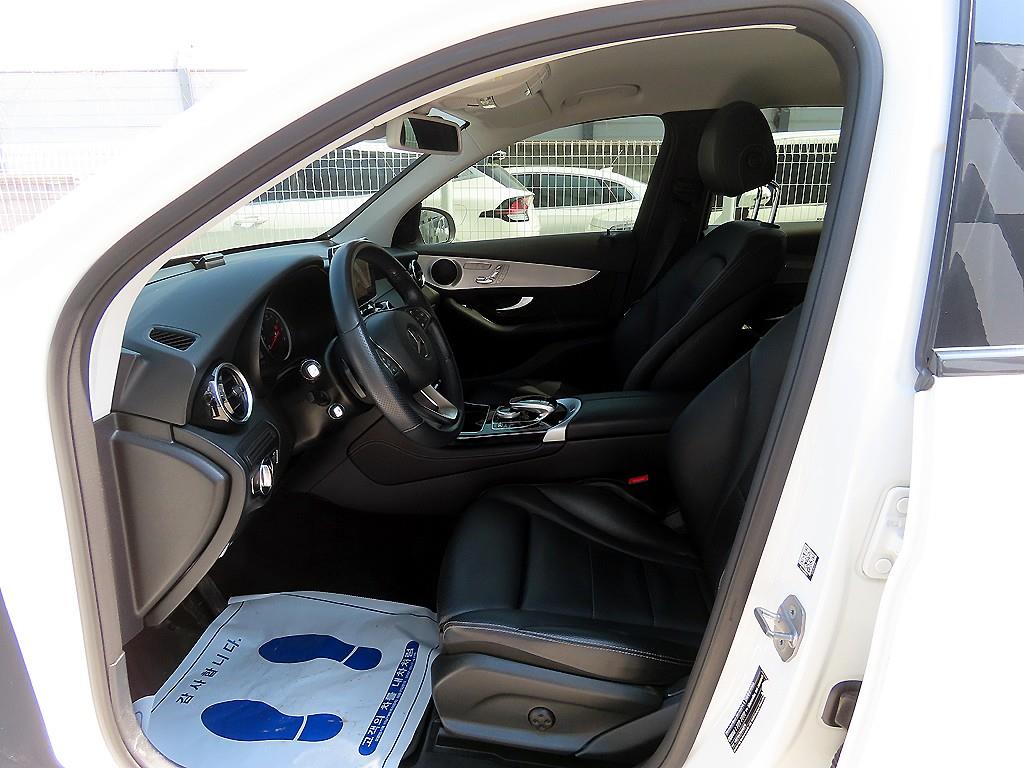 Mercedes Benz GLC Class - Vista 5