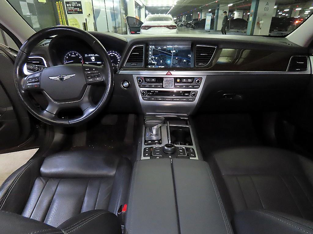 Genesis G80 - Vista 10