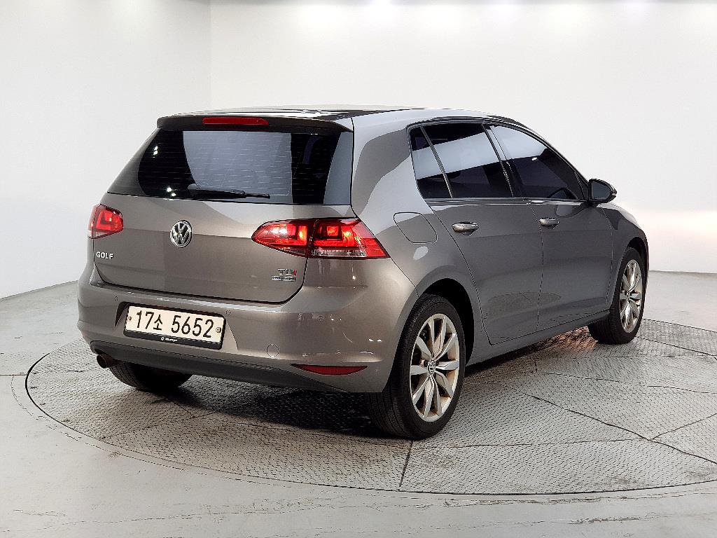 Volkswagen Golf - Vista 4