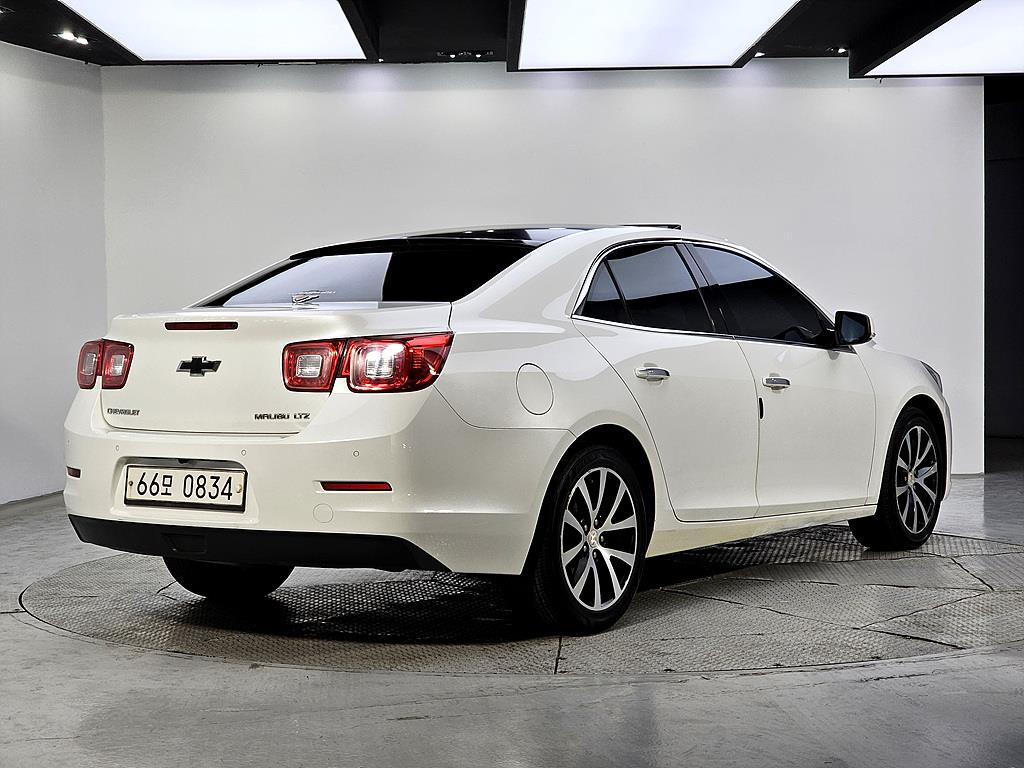 Chevrolet Malibu - Vista 4