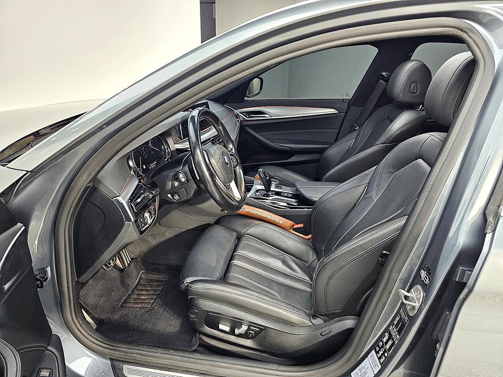 BMW 5 Series - Vista 8