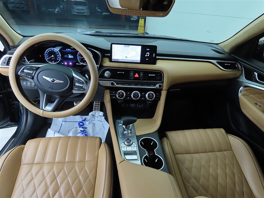 Genesis G70 - Vista 7