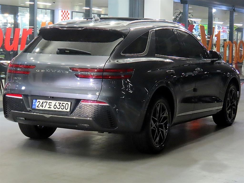 Genesis GV70 - Vista 4