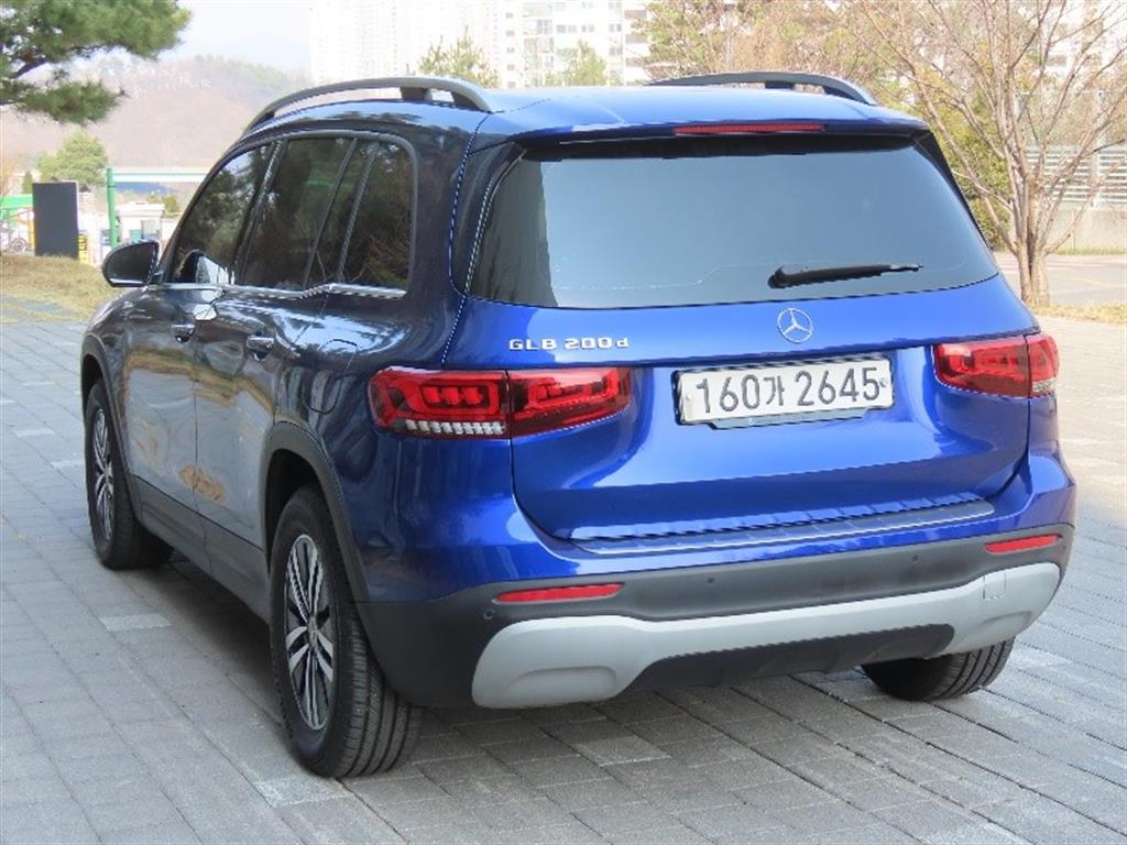 Mercedes Benz GLB Class - Vista 7