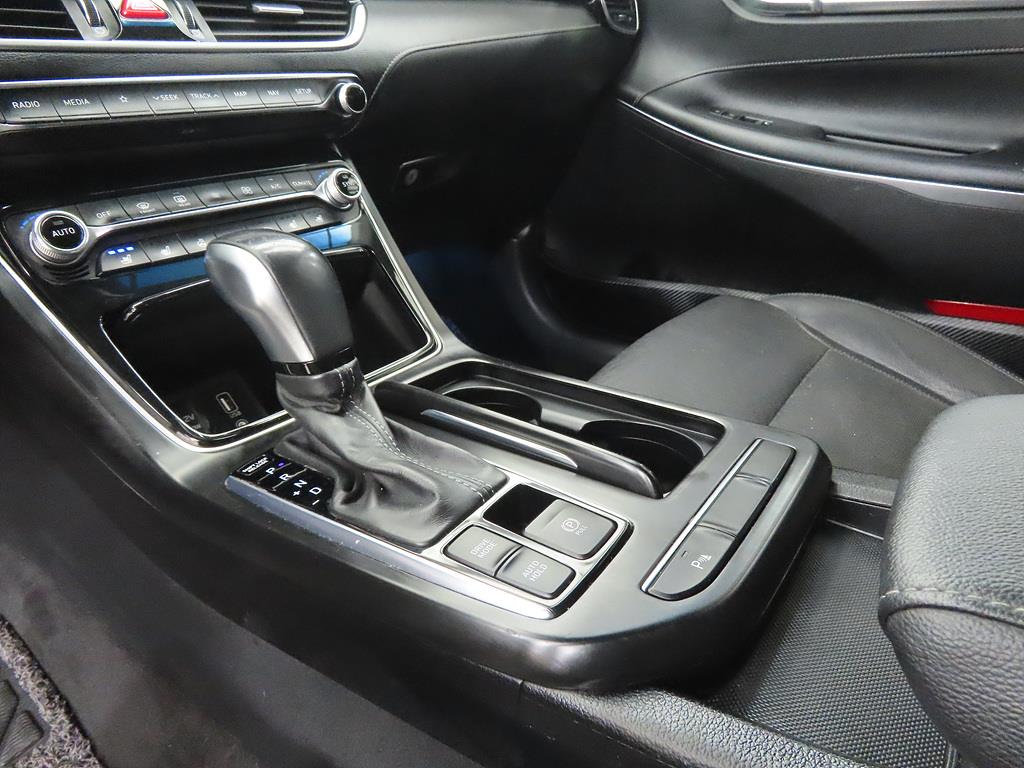 HYUNDAI Grandeur - Vista 11