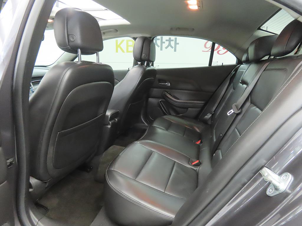 Chevrolet Malibu - Vista 6