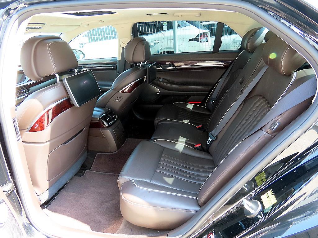 Genesis EQ900 - Vista 6