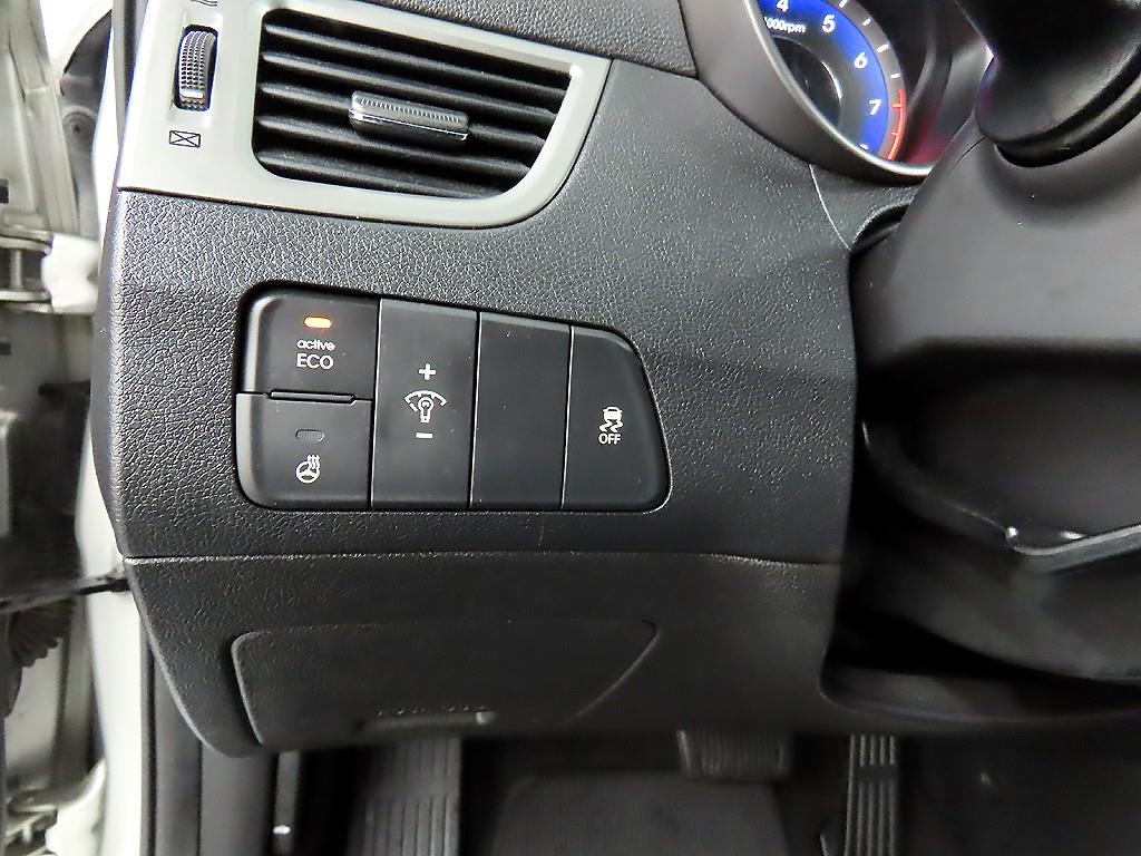 HYUNDAI Avante - Vista 12