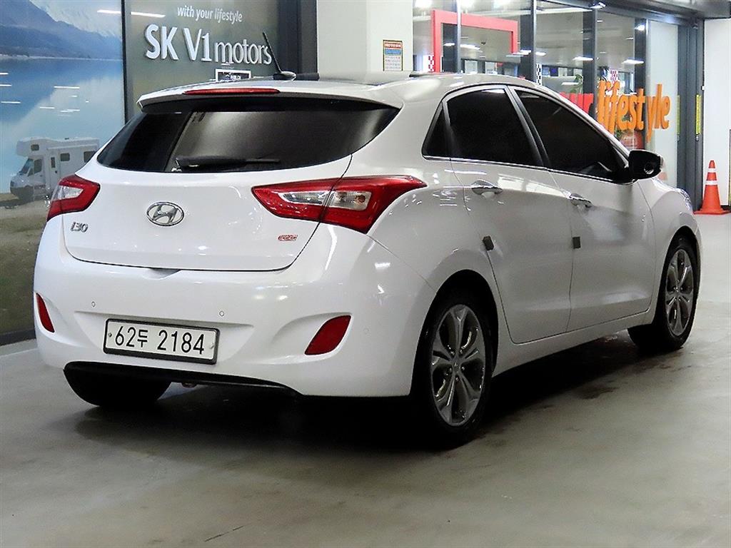 HYUNDAI i30 - Vista 4