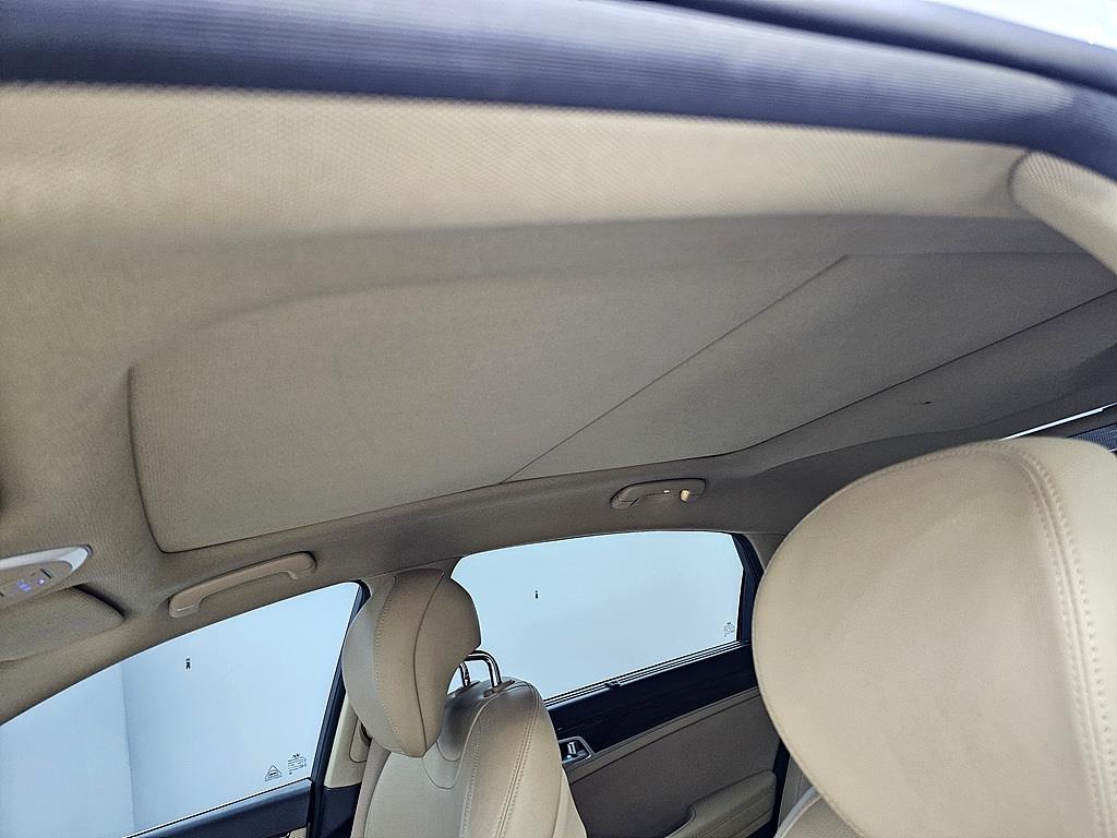 HYUNDAI Genesis - Vista 11