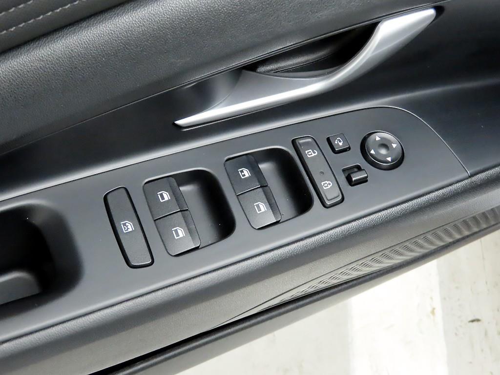 HYUNDAI Avante - Vista 12