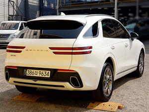 Genesis GV70 - Vista 8