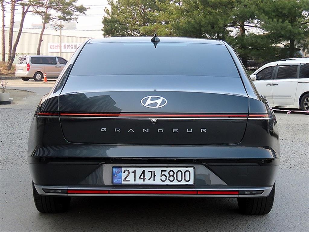 HYUNDAI Grandeur - Vista 5