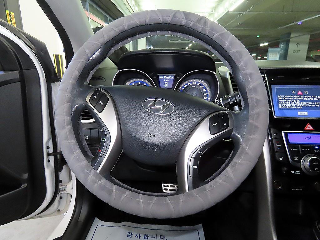 HYUNDAI i30 - Vista 8