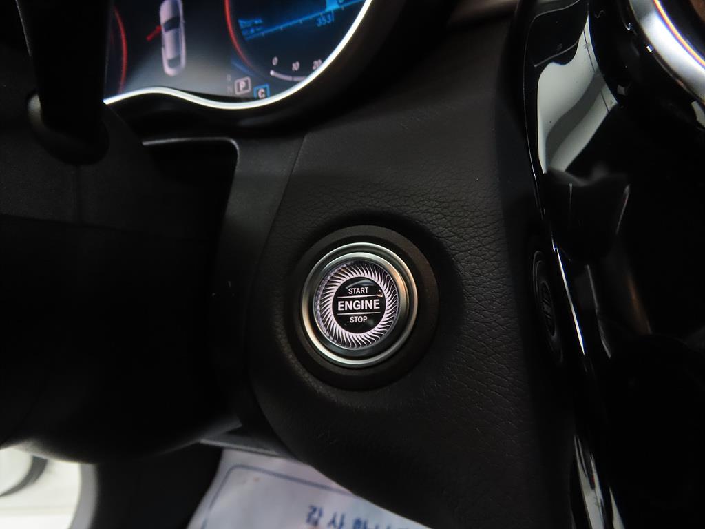 Mercedes Benz C Class - Vista 12