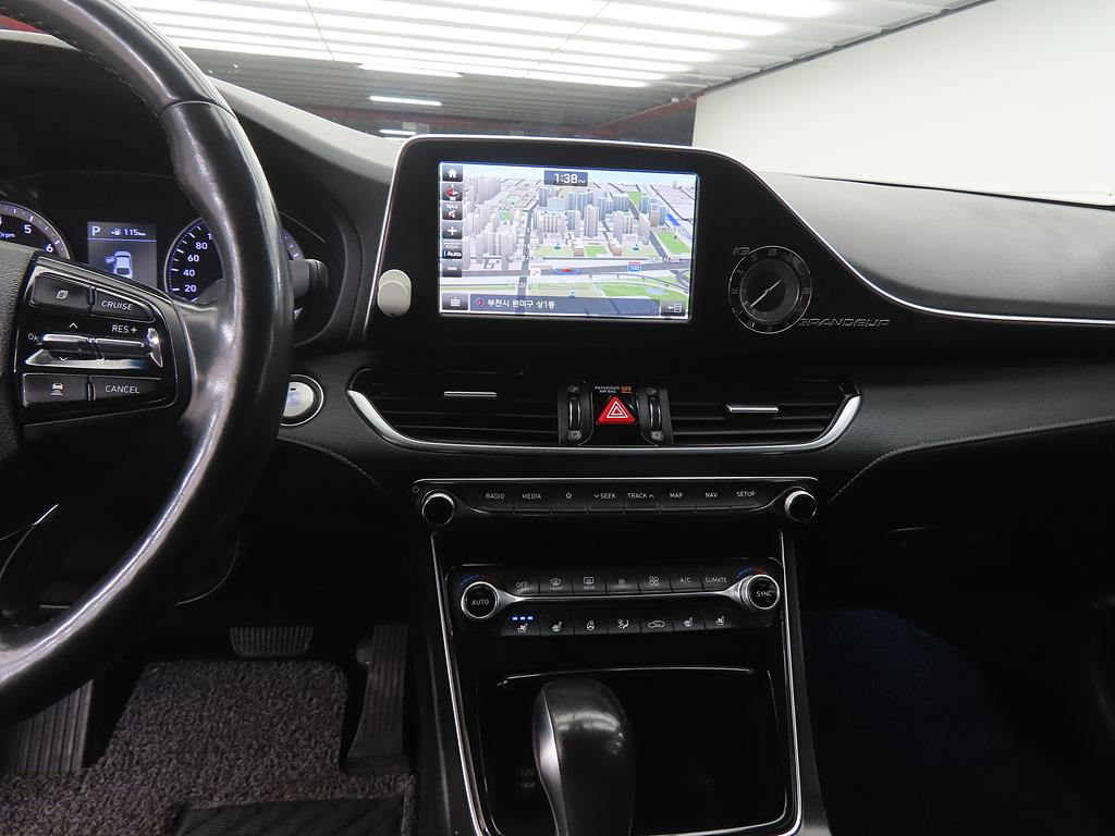 HYUNDAI Grandeur - Vista 10