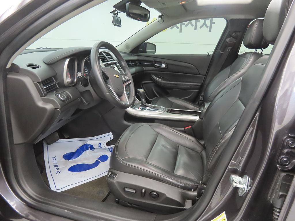 Chevrolet Malibu - Vista 5