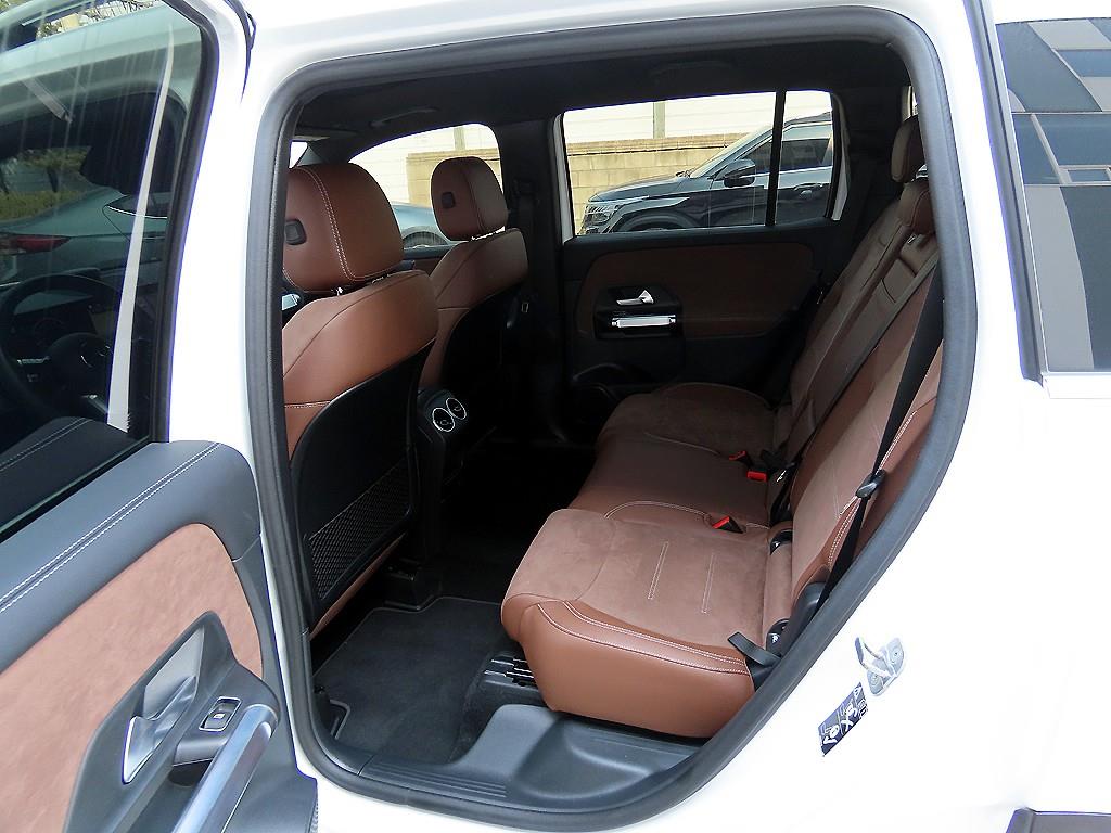 Mercedes Benz GLB Class - Vista 6