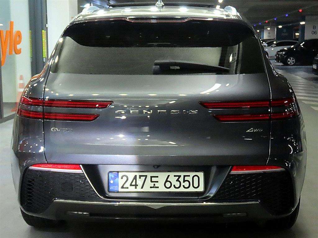 Genesis GV70 - Vista 5