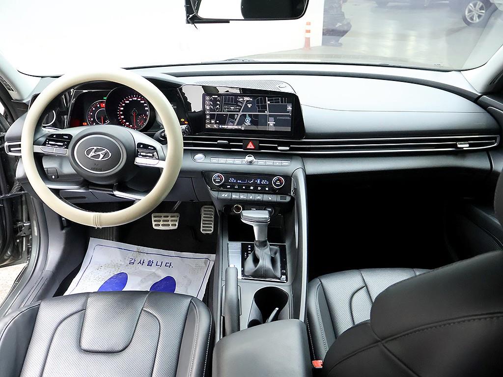 HYUNDAI Avante - Vista 9