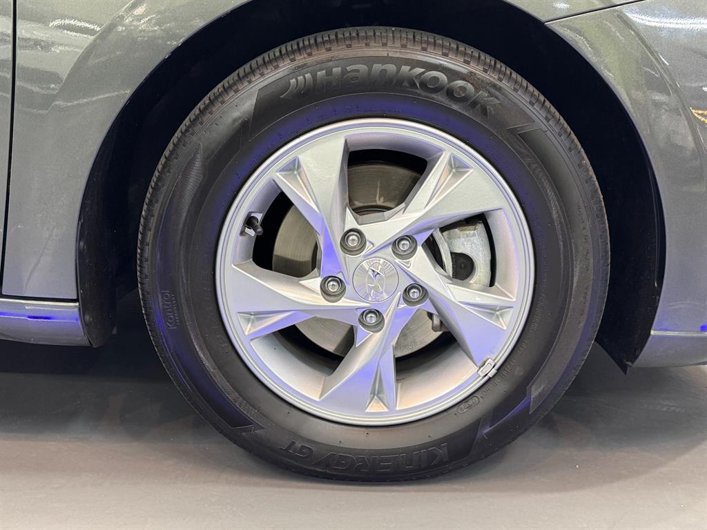 HYUNDAI Avante - Vista 6