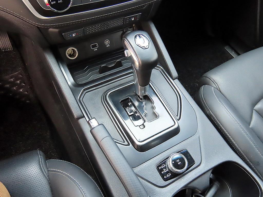 Ssangyong Rexton - Vista 10