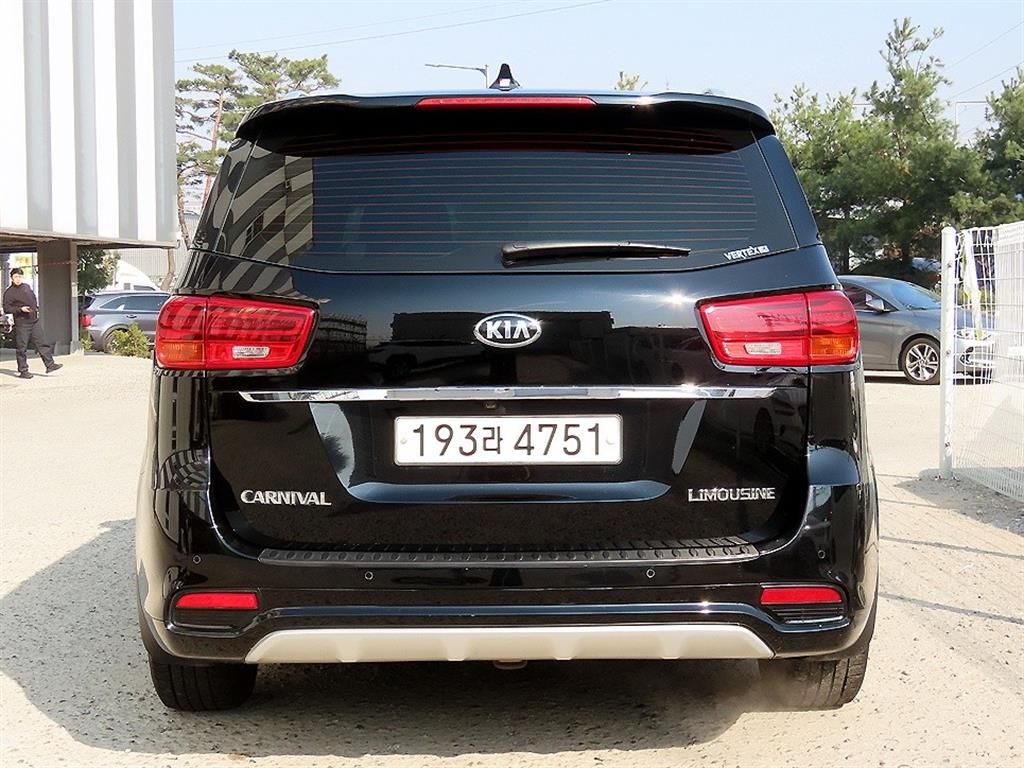 KIA Carnival - Vista 4