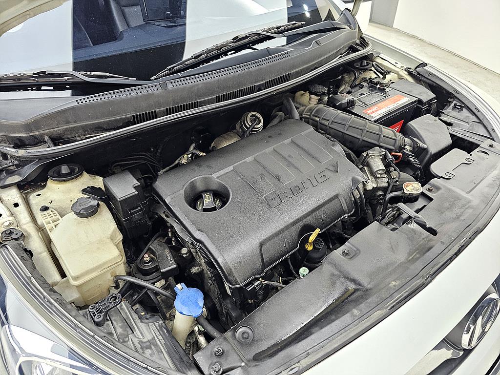 HYUNDAI Accent - Vista 6