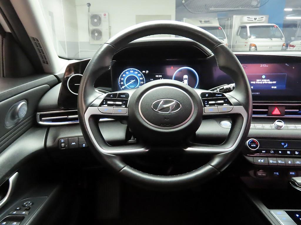 HYUNDAI Avante - Vista 7