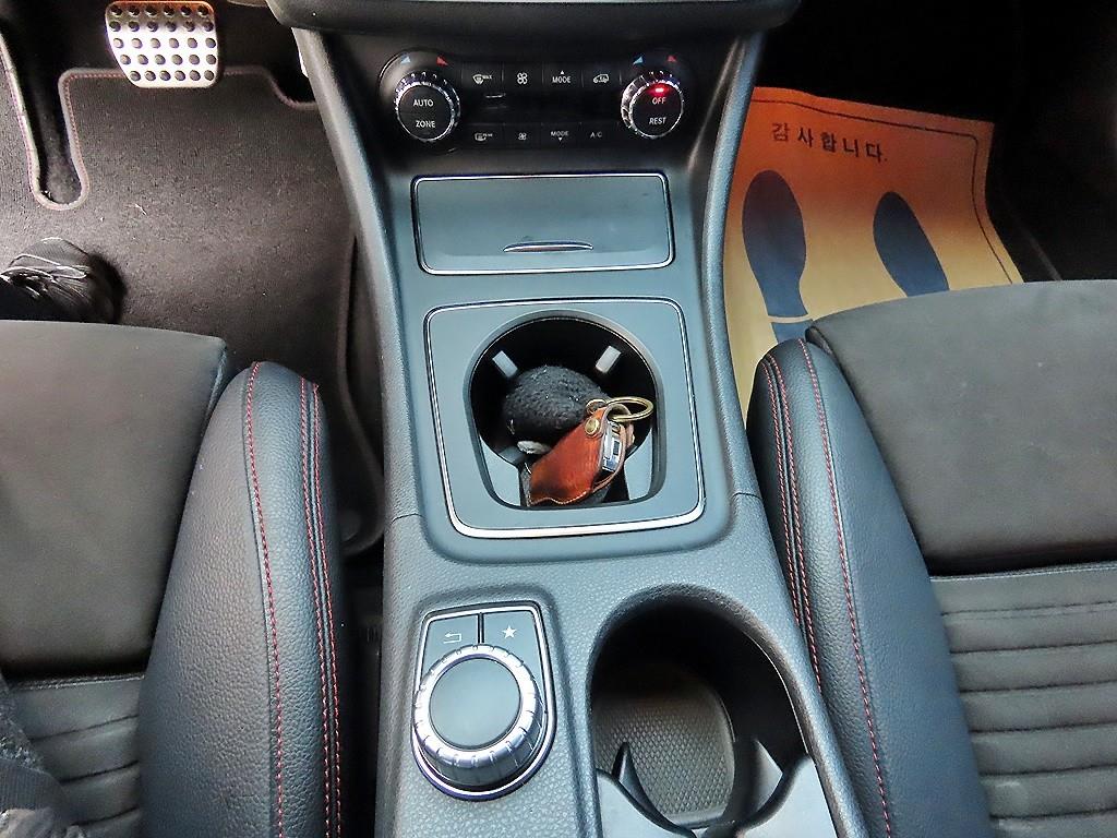 Mercedes Benz CLA Class 2019 Azul - Importación desde Corea - HF Imports Iquique - Foto 13