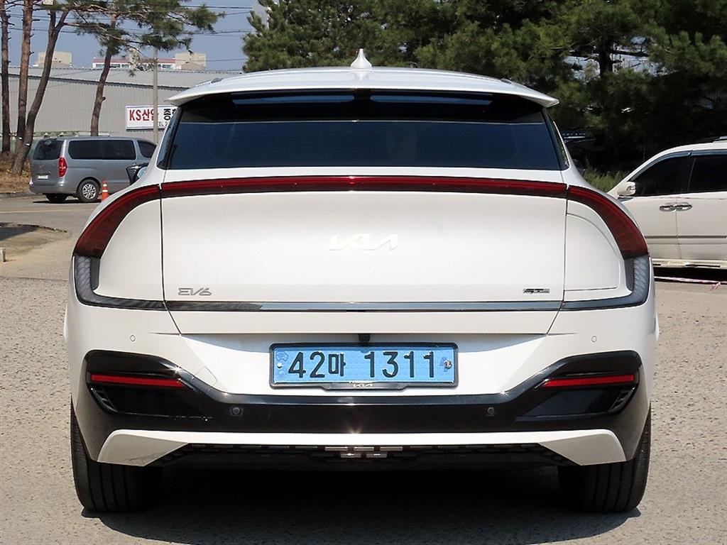 KIA EV6 - Vista 4
