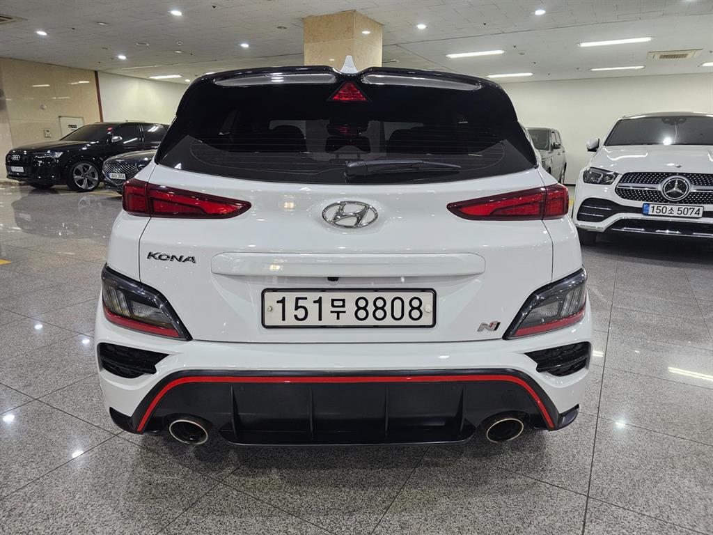 HYUNDAI Kona - Vista 4