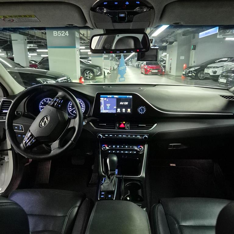 HYUNDAI Grandeur - Vista 7