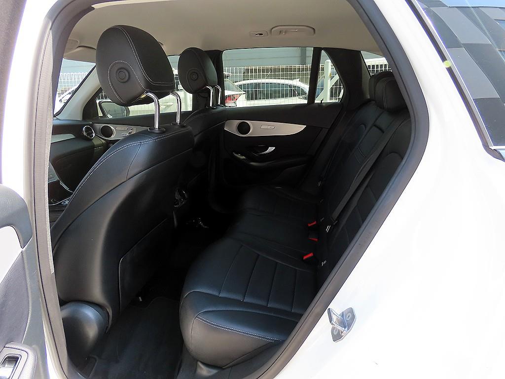 Mercedes Benz GLC Class - Vista 6