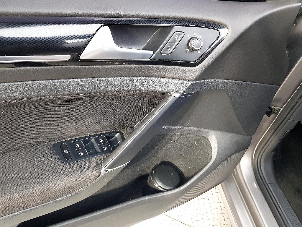 Volkswagen Golf - Vista 11